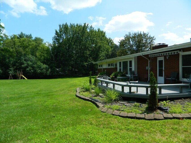 Building Photo - 26150 Barbados Rd