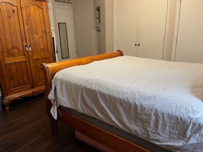 Building Photo - College Station - 3 bedroom / 2 bath / Gar...
