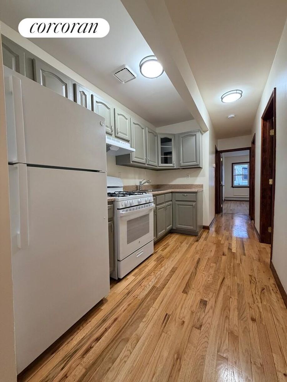 Building Photo - 184 Cooper St