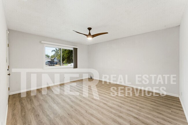 Building Photo - 3729 Moonbeam Dr
