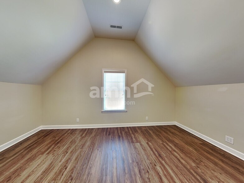 Building Photo - 1711 Ironwood Ct