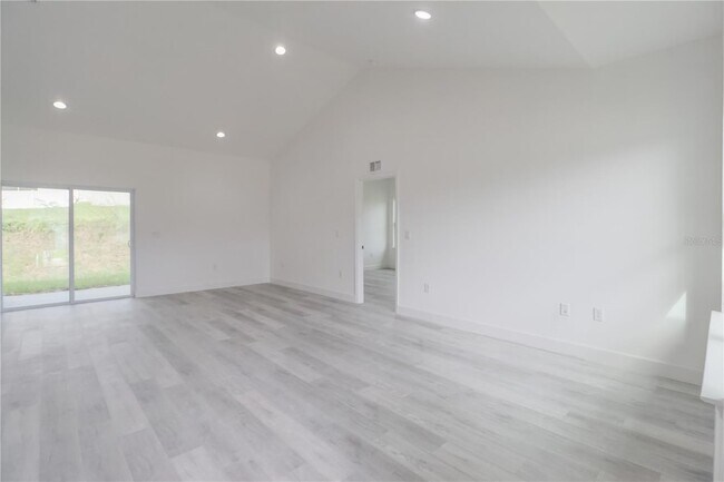 Building Photo - 16816 SW 41st Ave Rd