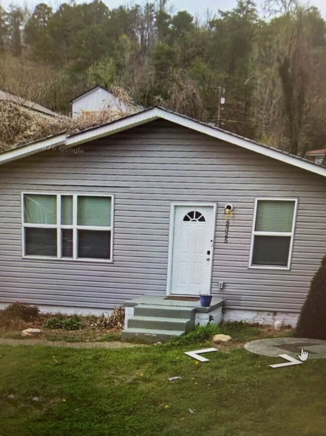 Building Photo - 5325 Lee Ave