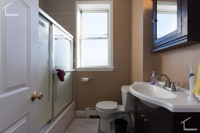 Building Photo - ALLSTON - 5 bed 2 bath - 9/1/26