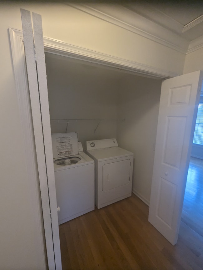 Building Photo - 2 BD Townhouse in Downtown Charleston- 1st week's Rent FREE