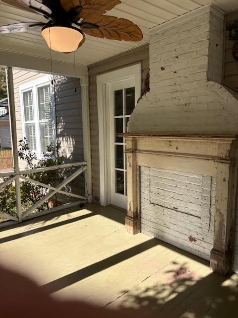 Building Photo - 613 S York St