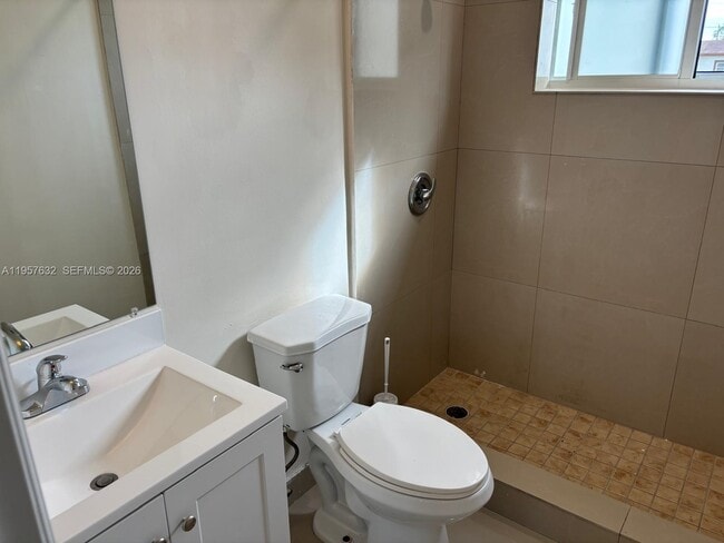 Building Photo - 14800 SW 104th Pl