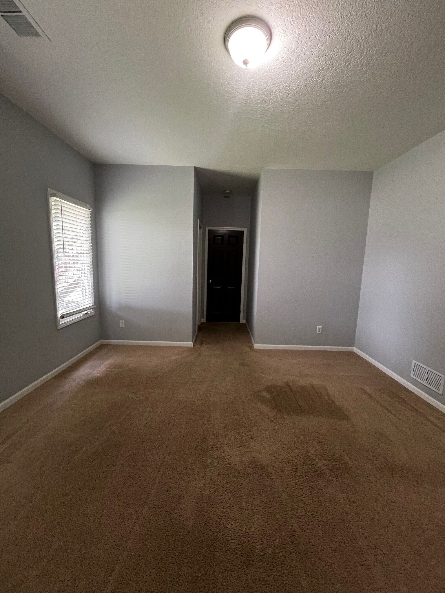 Building Photo - 1305 Easton Ct