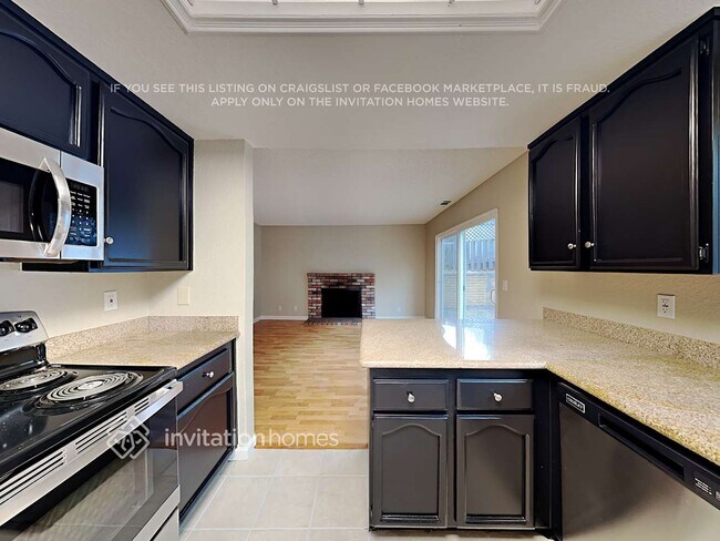 Building Photo - 120 Persimmon Dr