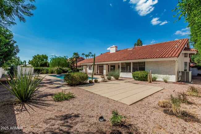 Building Photo - 9665 E Cochise Dr