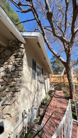 Building Photo - 3155 Linda Vista Rd