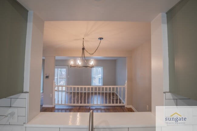 Building Photo - 21 Robin Ridge Ct