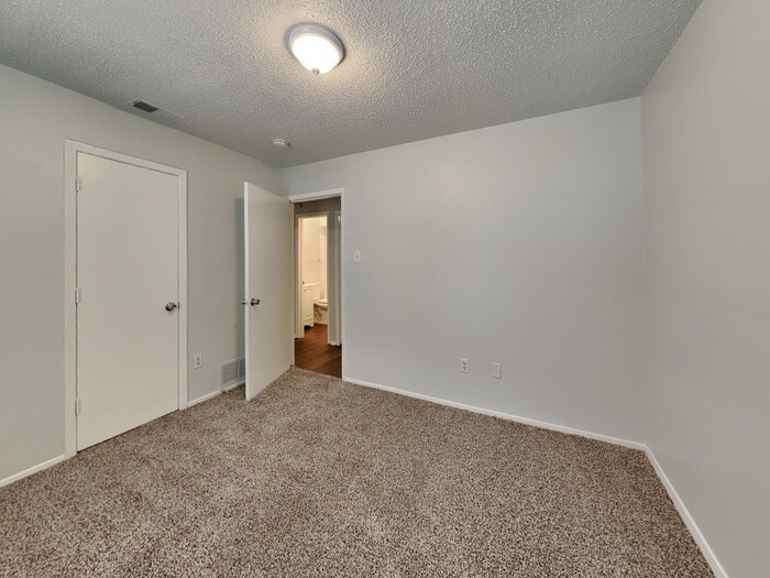 Building Photo - 1202 Neptune Dr