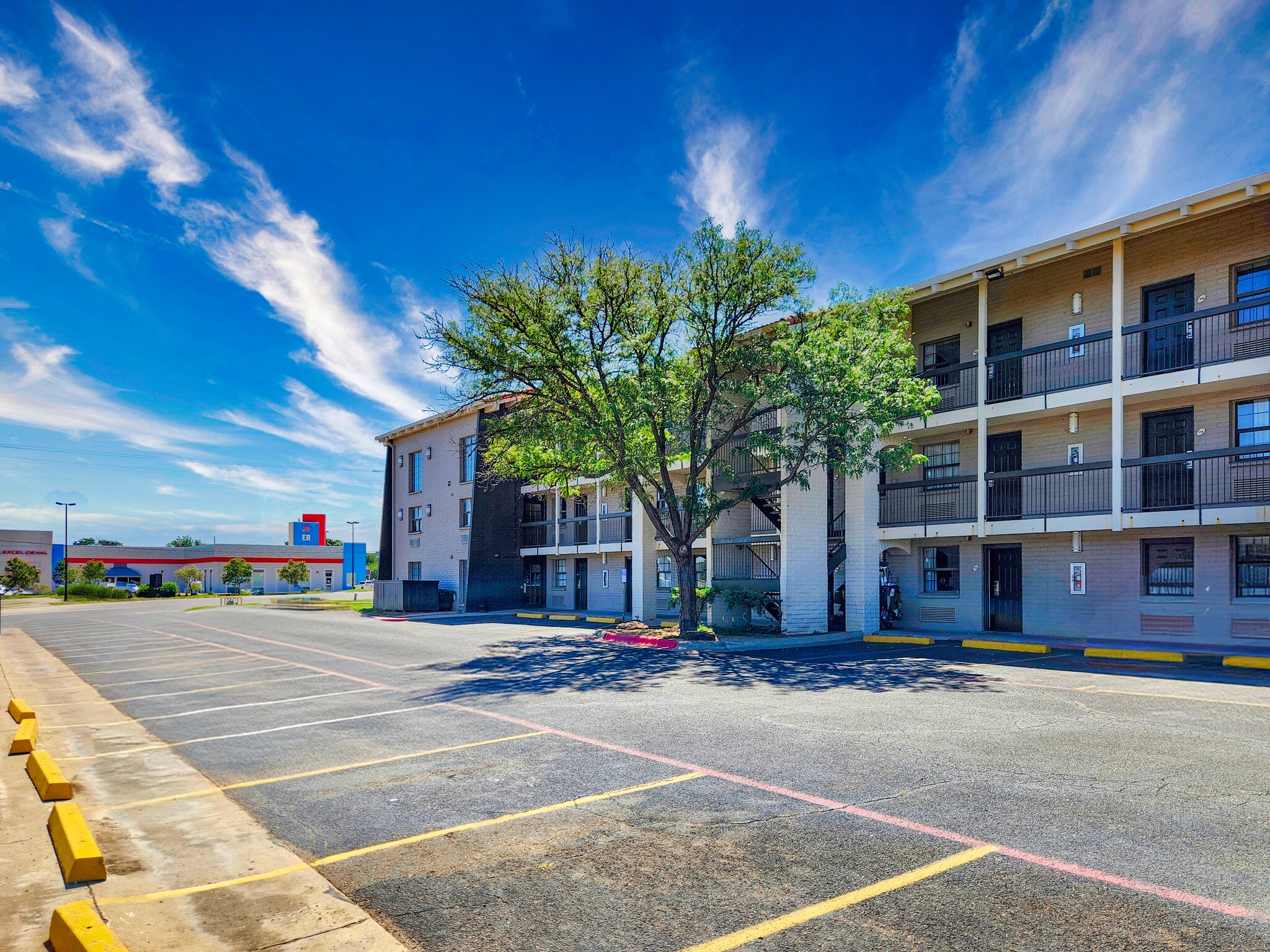 Building Photo - 2108 S Coulter St