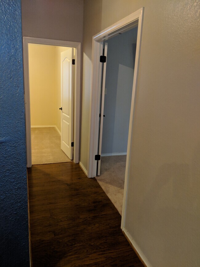 Building Photo - 1308 Meadow Lark Dr