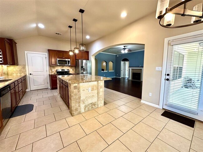 Building Photo - 512 Brown Juniper Way