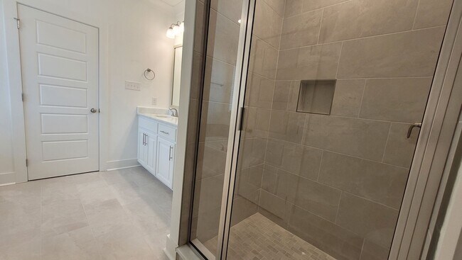 Building Photo - 7024 Garden Hill Dr