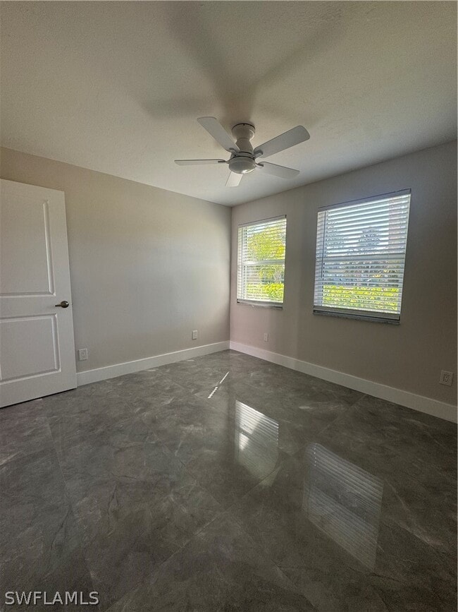 Building Photo - 637 12th Ave S