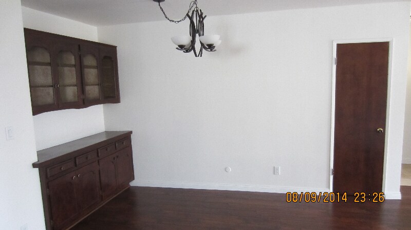 Building Photo - 10961 Palms Blvd