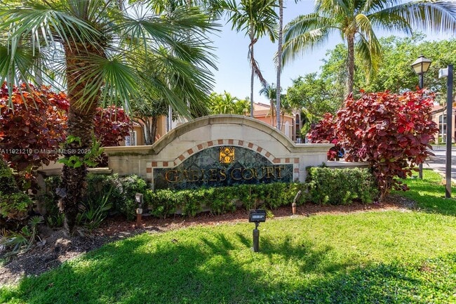 Building Photo - 6831 SW 44th St