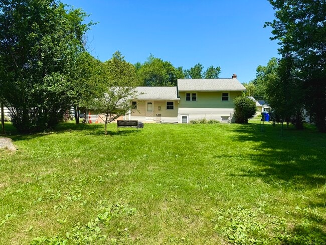 Building Photo - 47 Beechwood Rd