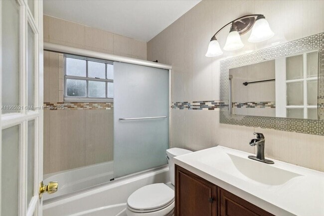 Building Photo - 17610 SW 4th Ct