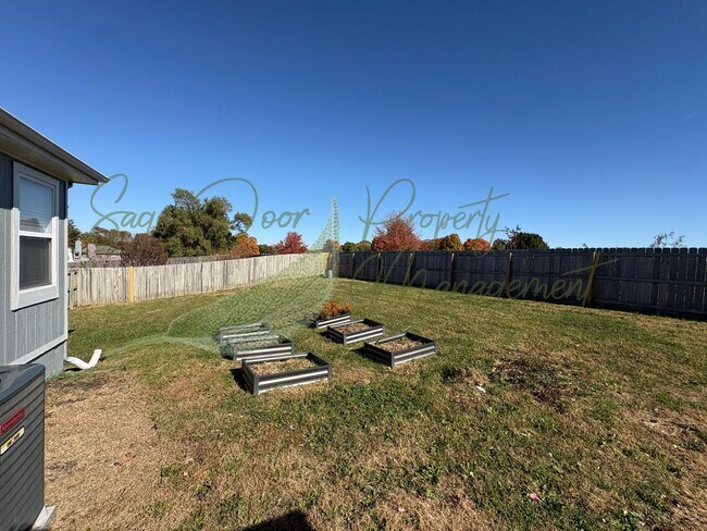 Building Photo - BEAUTIFUL BLUE SPRINGS HOME!!!