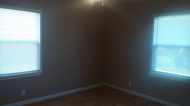 Building Photo - Recently remodeled unit in the Mayfair District offering nice amenities, 1 car garage, backyard a...