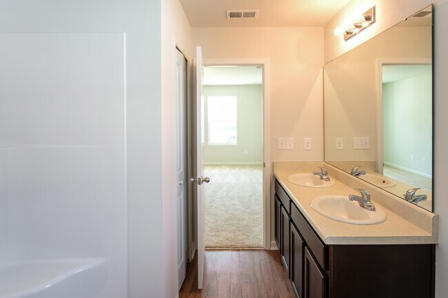 Building Photo - 1793 Sapphire Dr