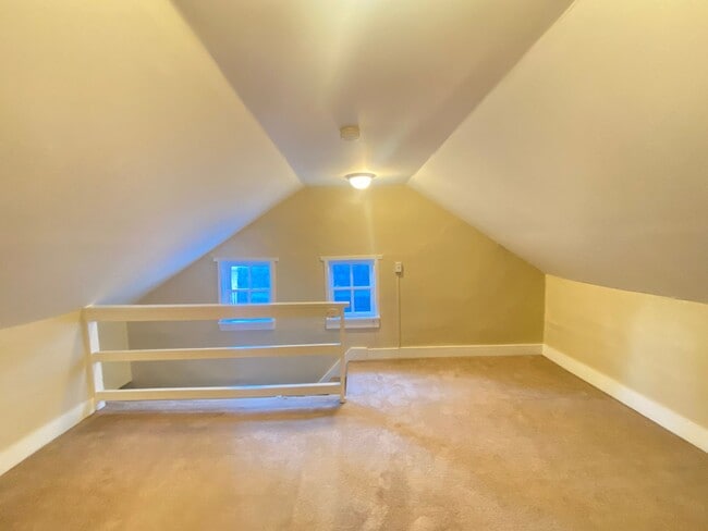 Building Photo - Charming 3 Bedroom, 1 Bath Home in York, Pa!