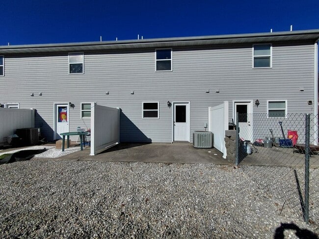 Building Photo - 24444 Sounder Ln