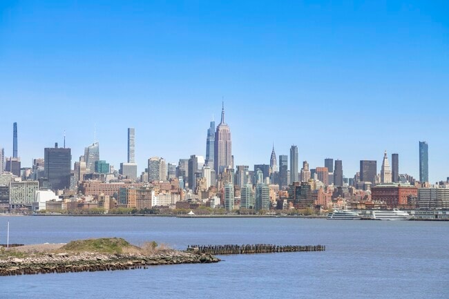 Building Photo - 20 2nd St