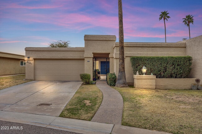 Building Photo - 8161 E Del Cuarzo Dr