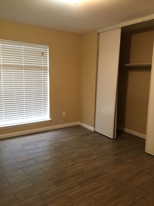 Building Photo - 3 BR 2 BA Condo - Downstairs