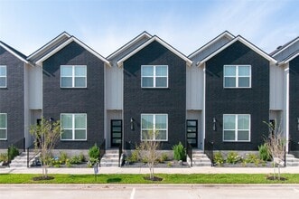 Building Photo - 1207 Dorothy Ln