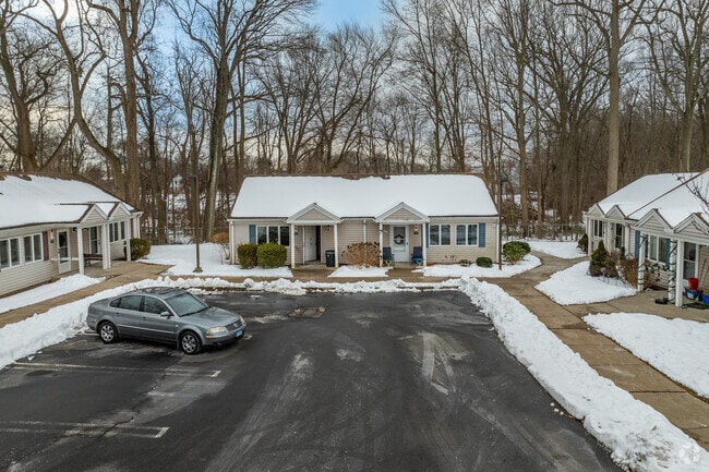Building Photo - Trefoil Court