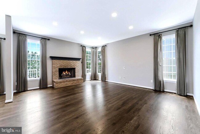 Building Photo - 20152 Boxwood Pl