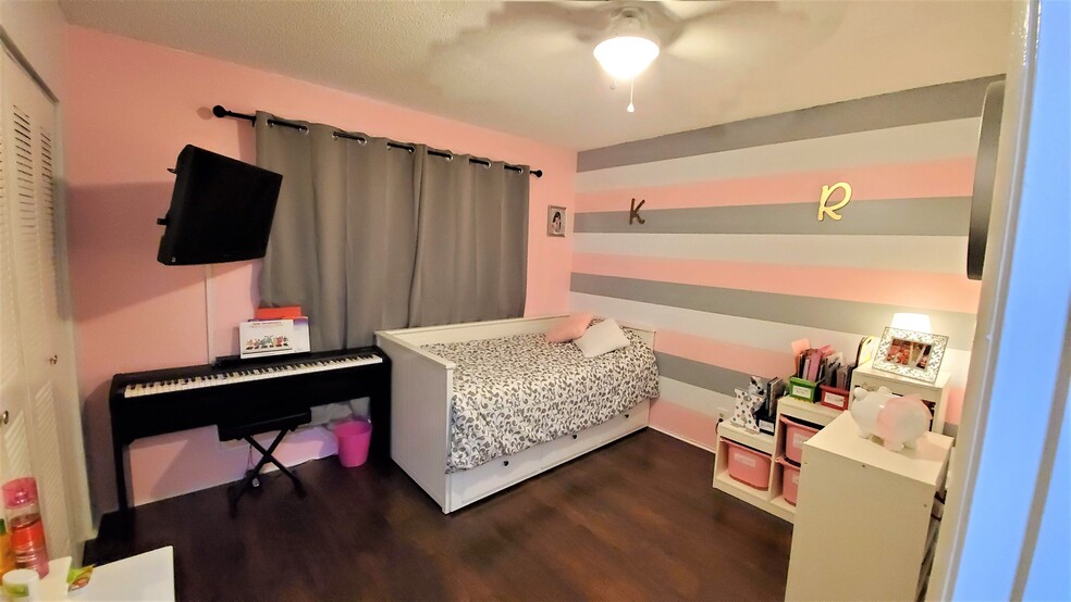 Bedroom - 7900 NW 50th St