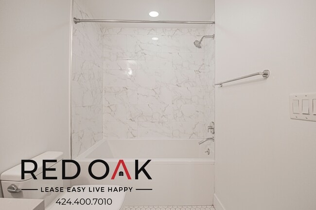 Building Photo - 1168 S Barrington Ave