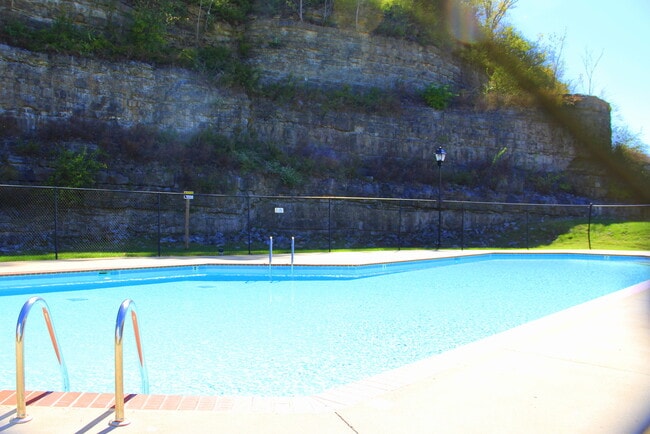 Building Photo - COMING SOON!! WEST NASHVILLE!!!  3/2.5 Townhouse - Clubhouse - Pool - Garage - Pets Okay - Patio
