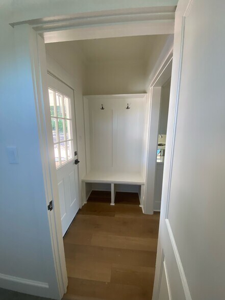 Building Photo - 837 Heiress Ct
