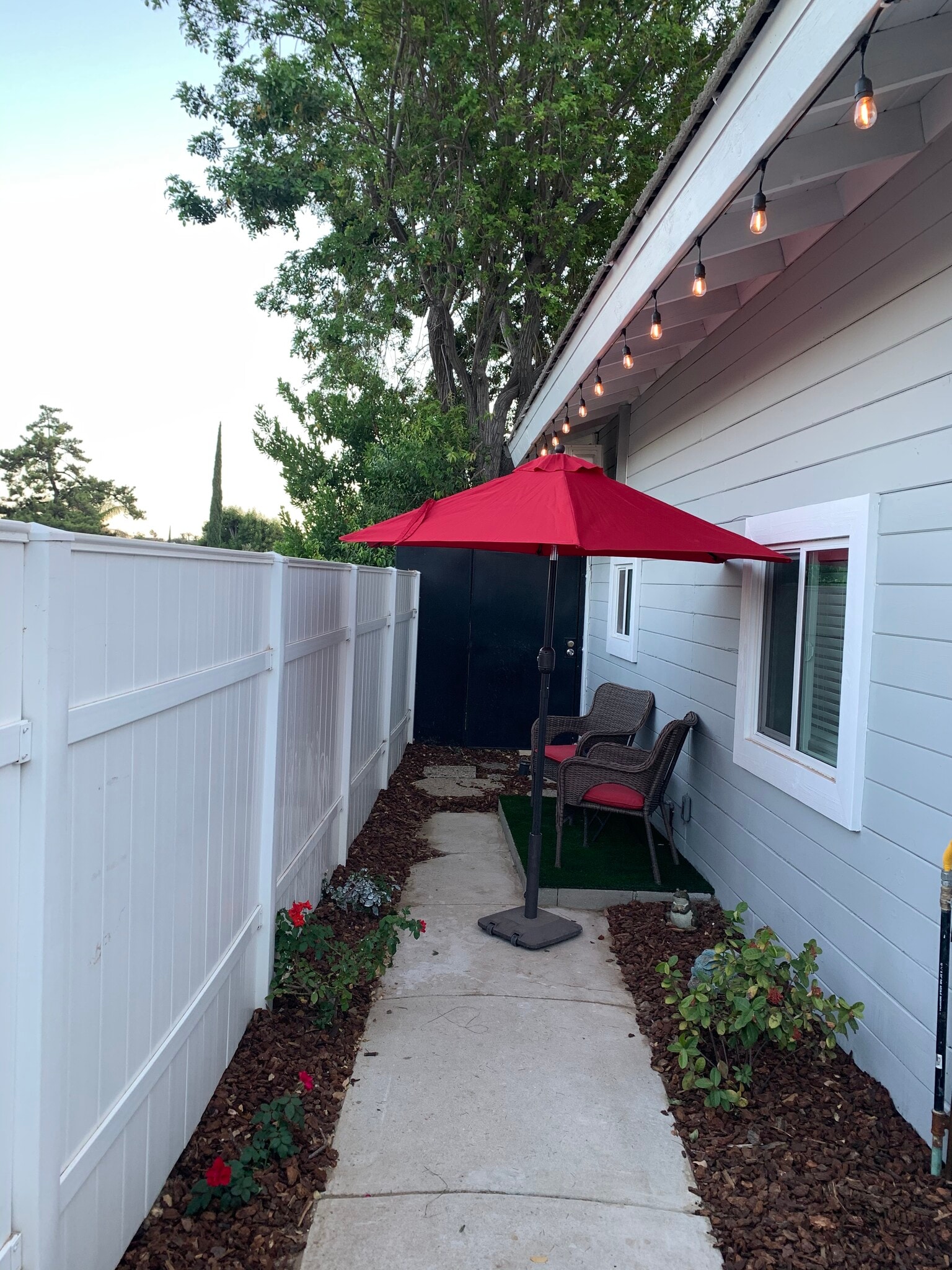 Building Photo - 12360 Jolette Ave