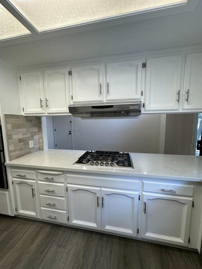 Building Photo - 6201 N West Ave