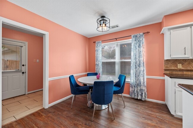 Building Photo - 1814 Crutchfield Ln