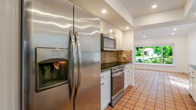 Building Photo - 3069 NW 27th Terrace