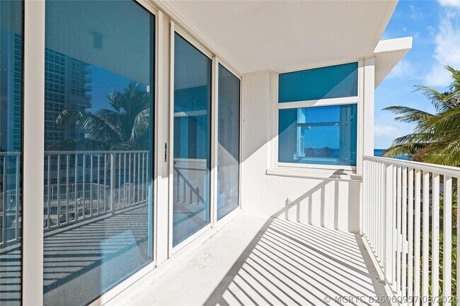 Building Photo - 1360 S Ocean Blvd