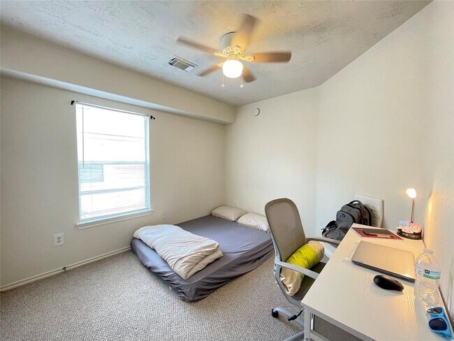 Building Photo - 25235 Boulder Bend Ln