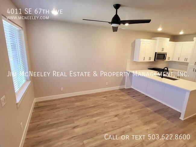 Building Photo - 4011 SE 67th Ave