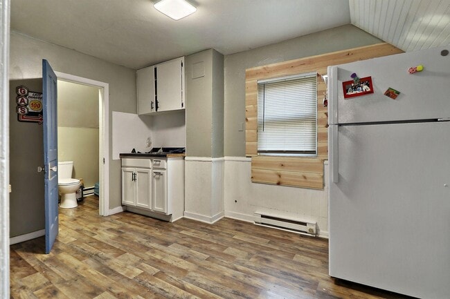 Building Photo - 5619 14th Ave