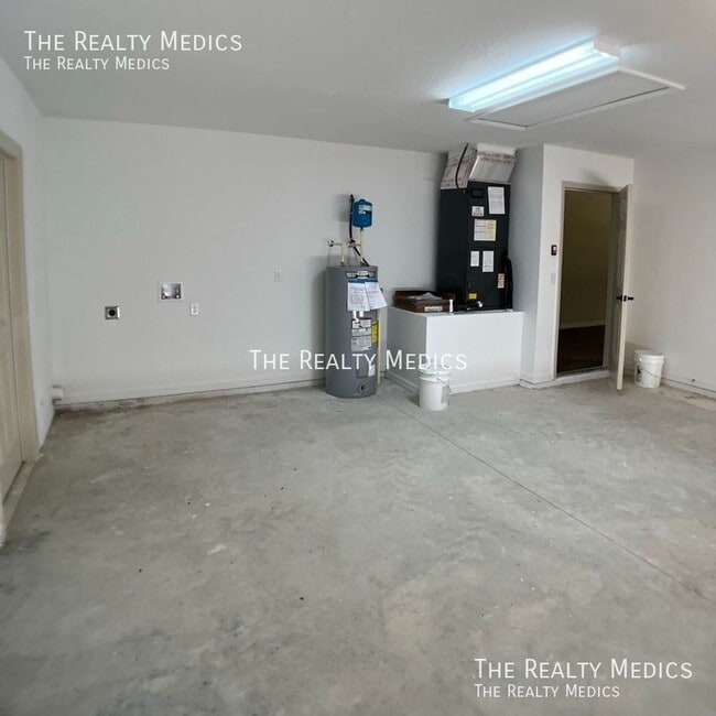 Building Photo - 13882 SW 79th Ave